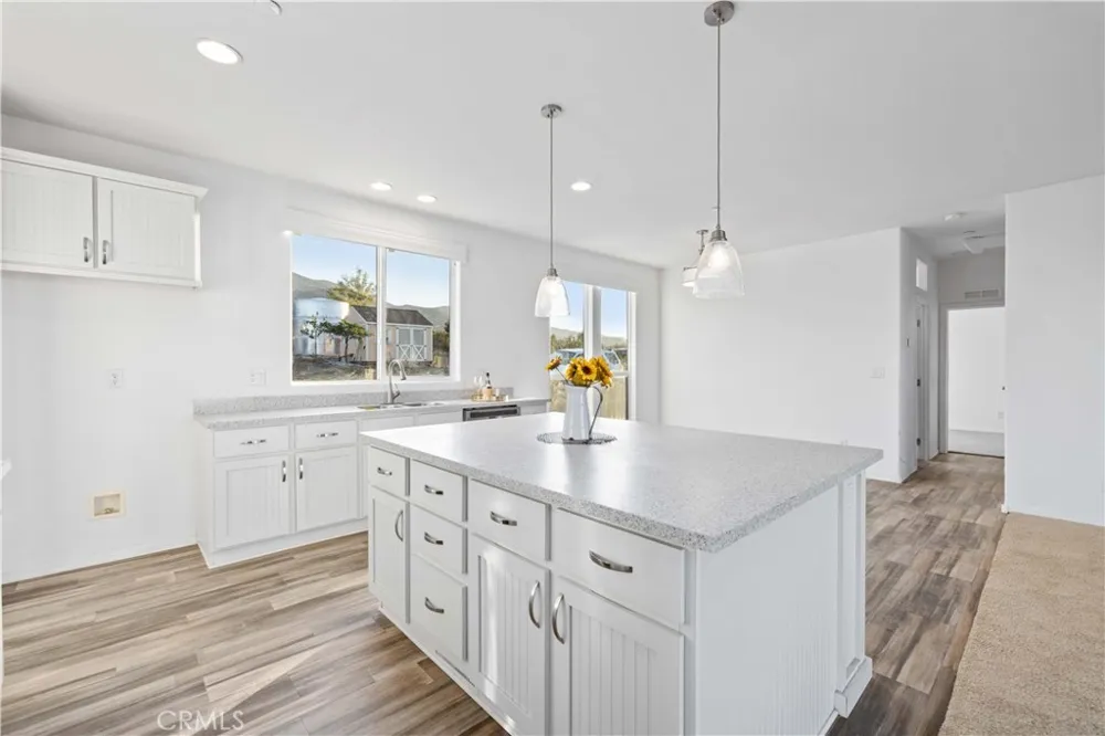 30440 104th E Littlerock, CA 93543