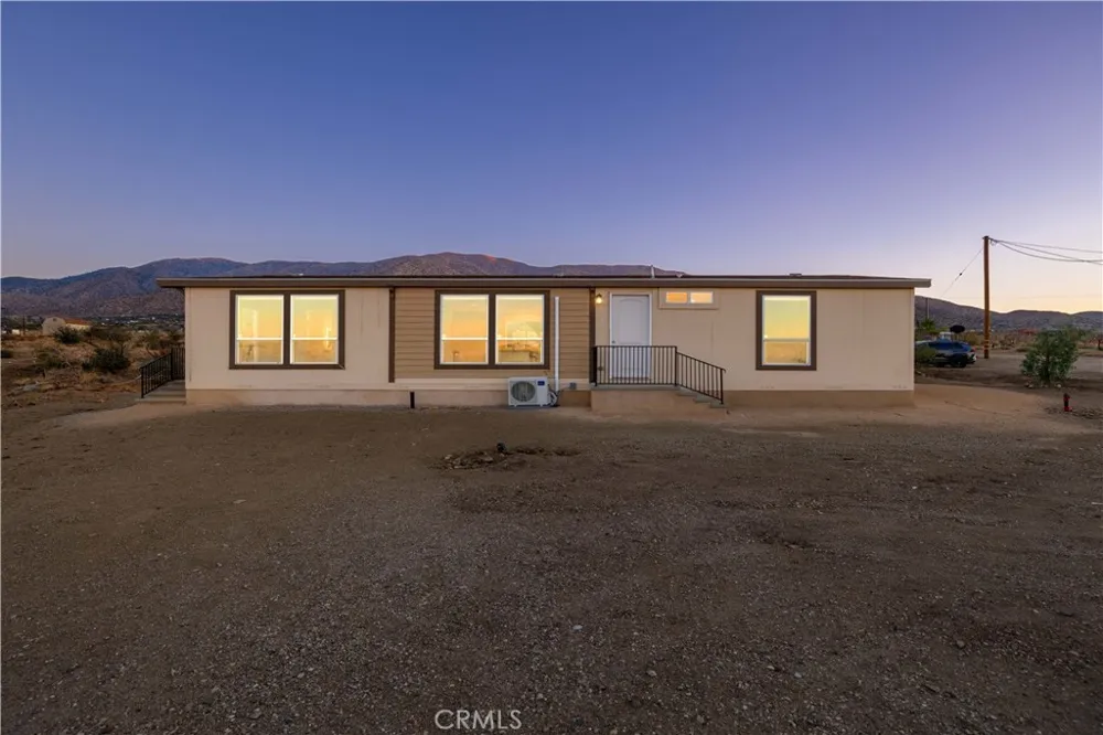 30440 104th E Littlerock, CA 93543