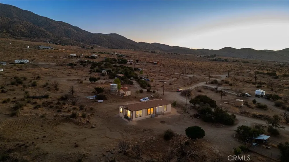 30440 104th E Littlerock, CA 93543