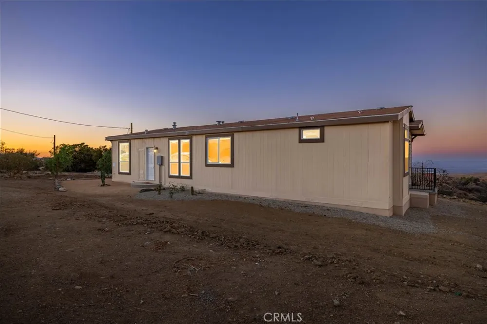 30440 104th E Littlerock, CA 93543
