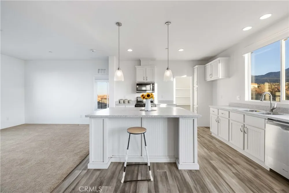 30440 104th E Littlerock, CA 93543