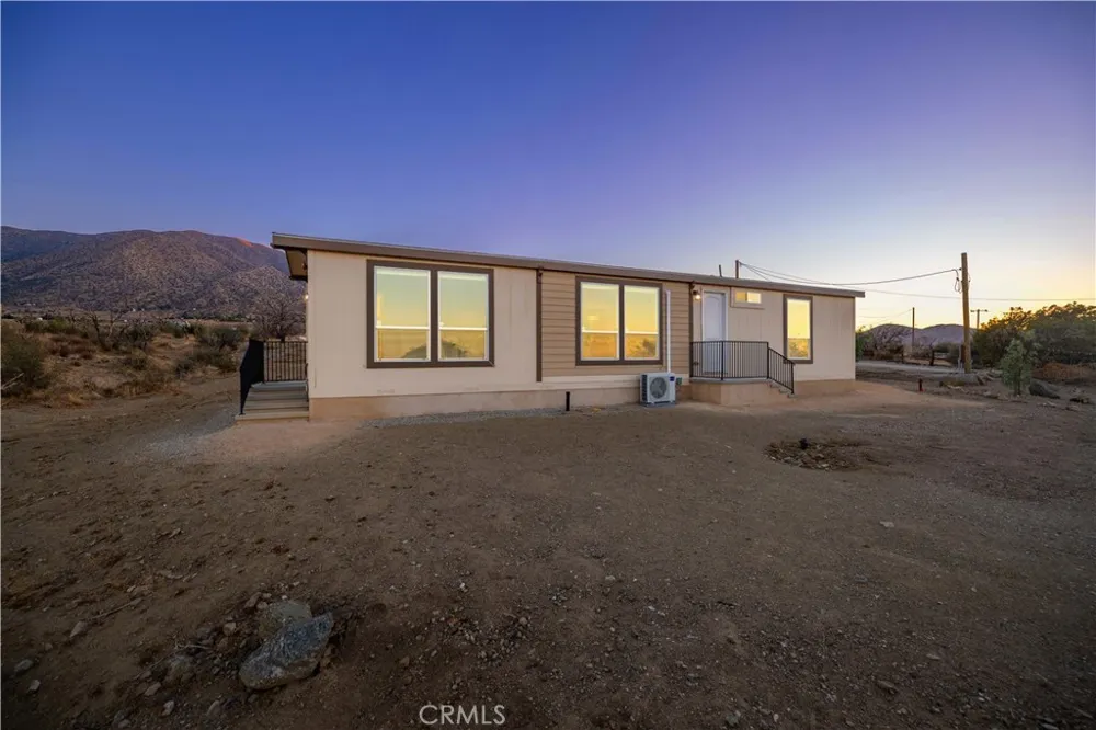 30440 104th E Littlerock, CA 93543