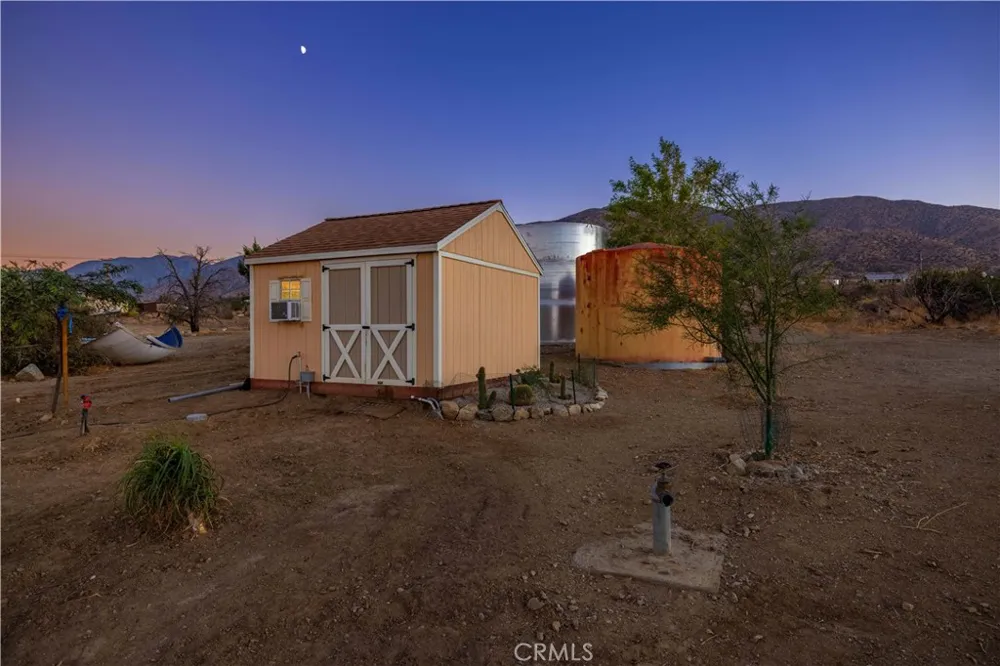 30440 104th E Littlerock, CA 93543