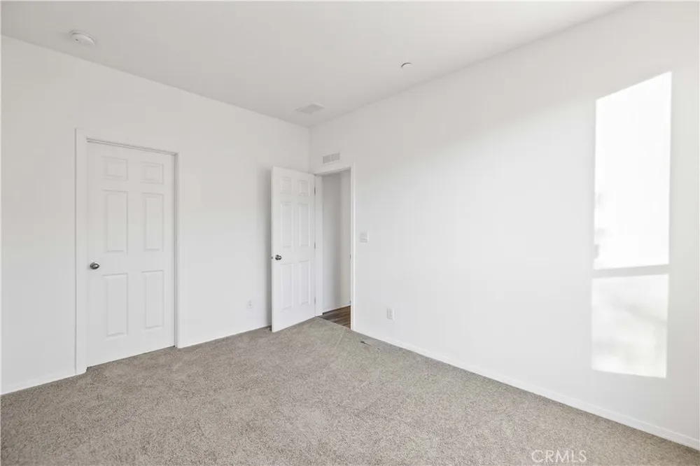 30440 104th E Littlerock, CA 93543