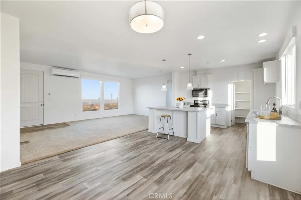 30440 104th E Littlerock, CA 93543