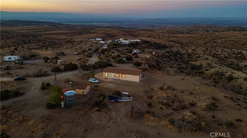 30440 104th E Littlerock, CA 93543