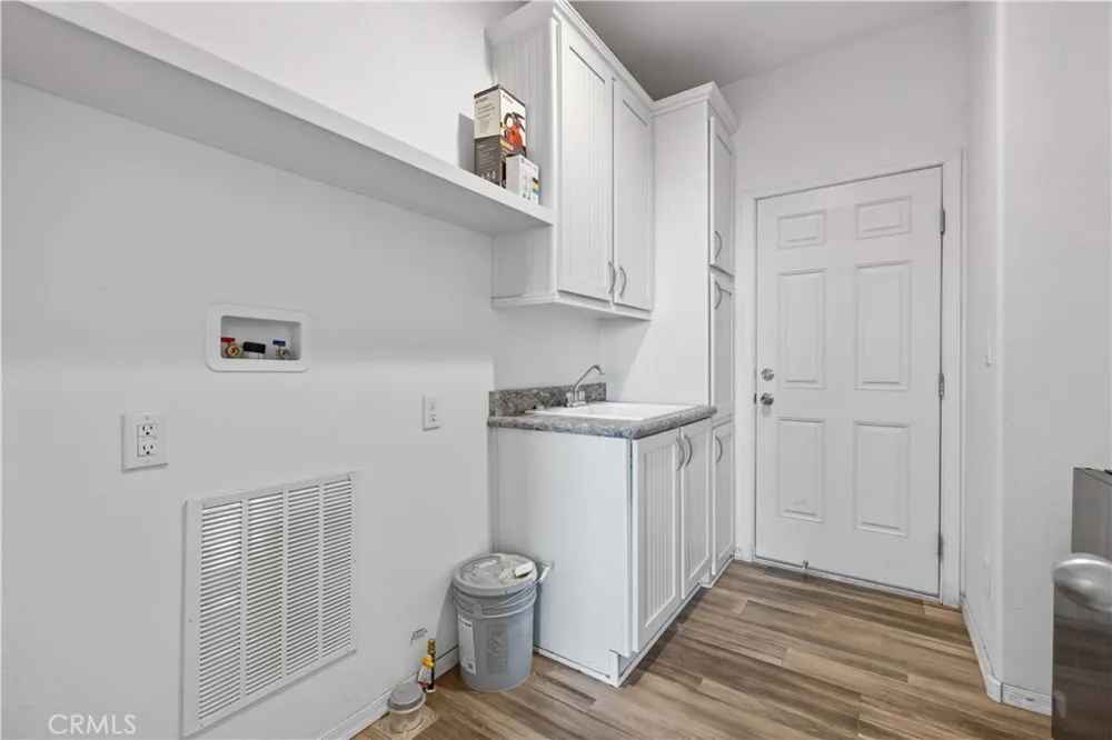 30440 104th E Littlerock, CA 93543