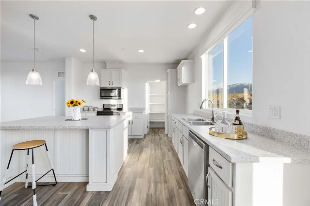 30440 104th E Littlerock, CA 93543