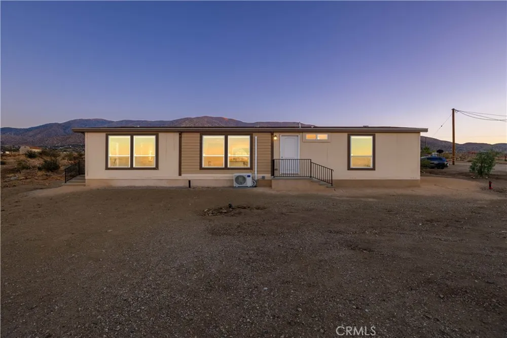 30440 104th E Littlerock, CA 93543