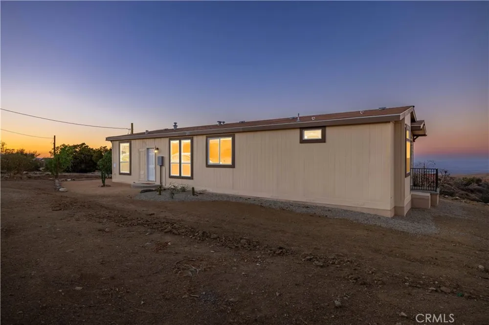 30440 104th E Littlerock, CA 93543