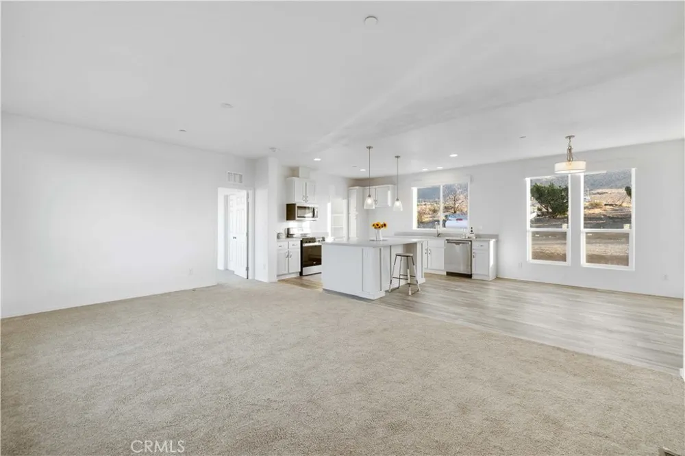 30440 104th E Littlerock, CA 93543