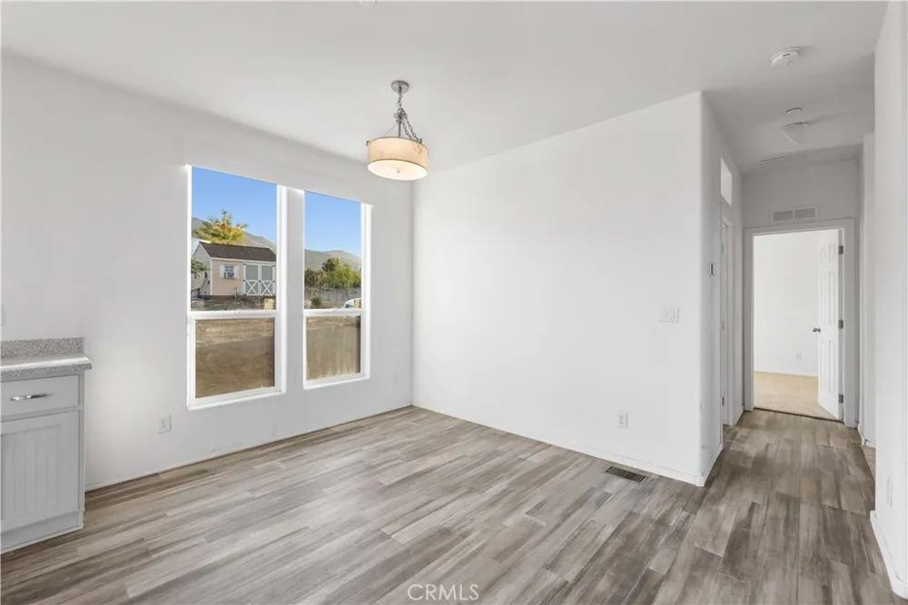 30440 104th E Littlerock, CA 93543
