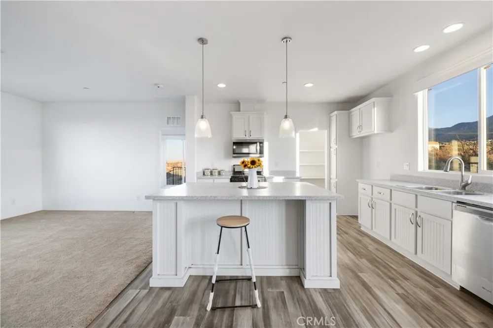30440 104th E Littlerock, CA 93543