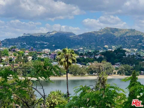 2380 Loma Vista Place