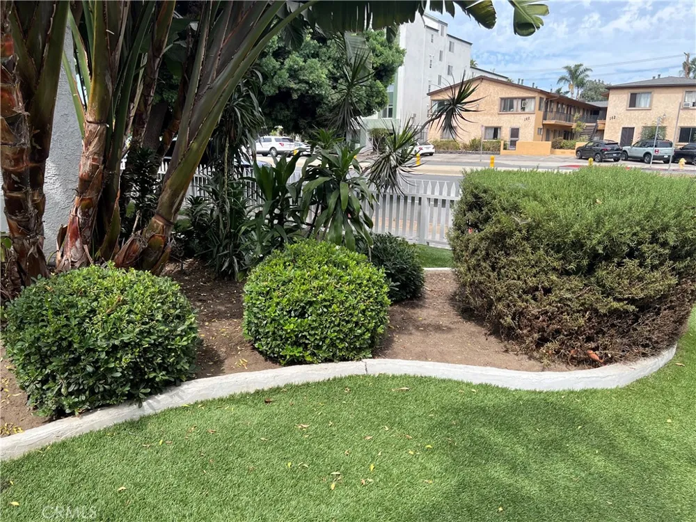 2403 Louella Avenue Venice, CA 90291