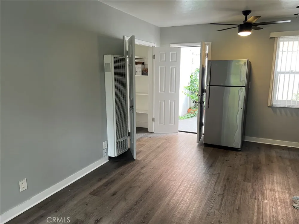 2403 Louella Avenue Venice, CA 90291
