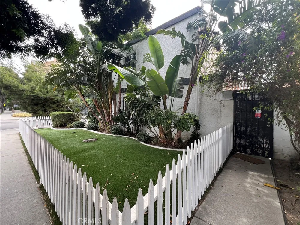 2403 Louella Avenue Venice, CA 90291