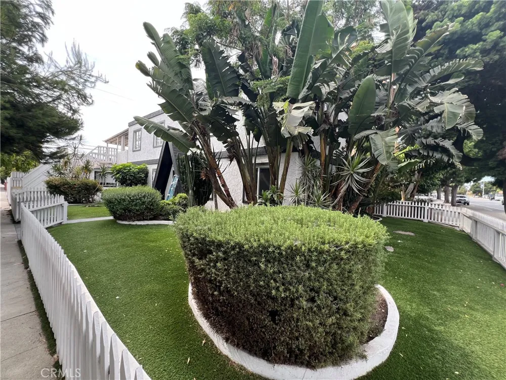2403 Louella Avenue Venice, CA 90291