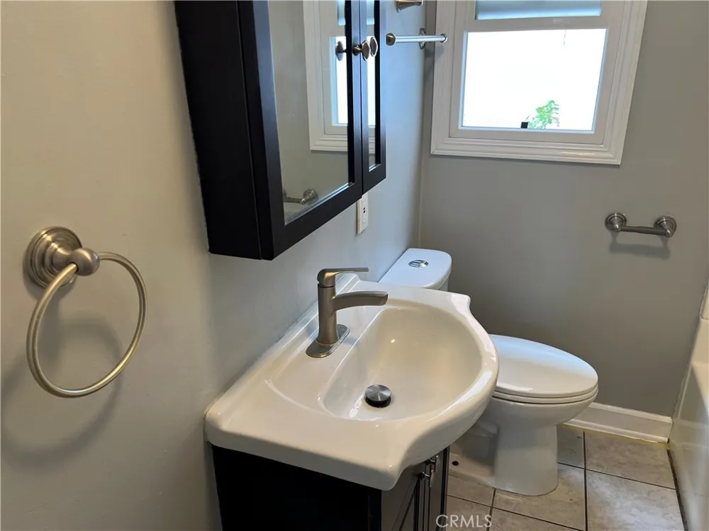 2403 Louella Avenue Venice, CA 90291