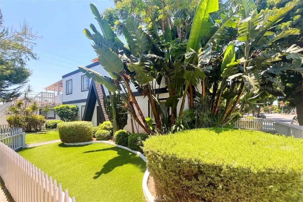 2403 Louella Avenue Venice, CA 90291