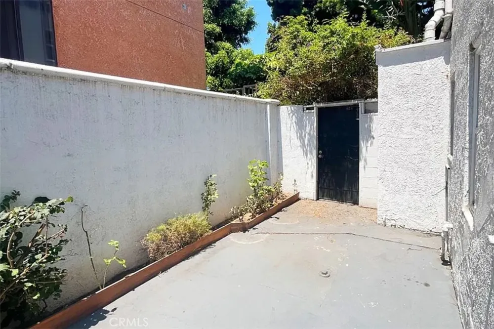2403 Louella Avenue Venice, CA 90291