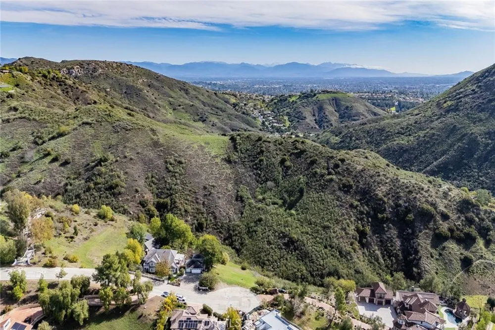 16 Holster Lane Bell Canyon, CA 91307