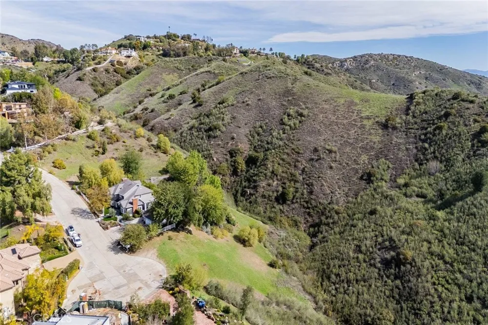 16 Holster Lane Bell Canyon, CA 91307
