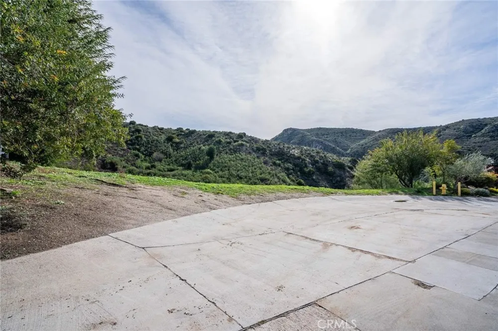 16 Holster Lane Bell Canyon, CA 91307