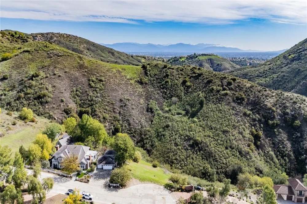 16 Holster Lane Bell Canyon, CA 91307