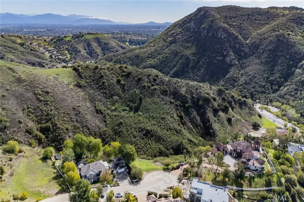16 Holster Lane Bell Canyon, CA 91307
