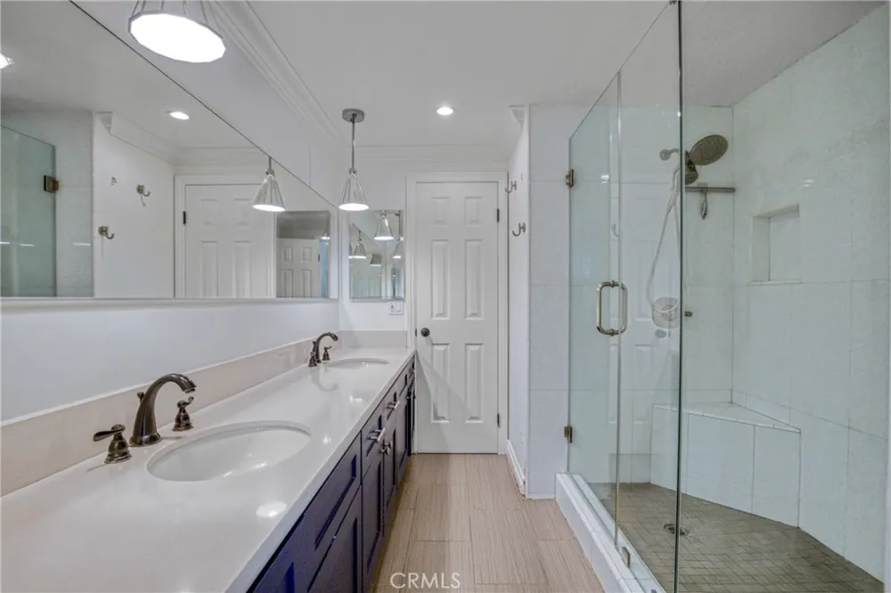 2461 Allanjay Place Glendale, CA 91208