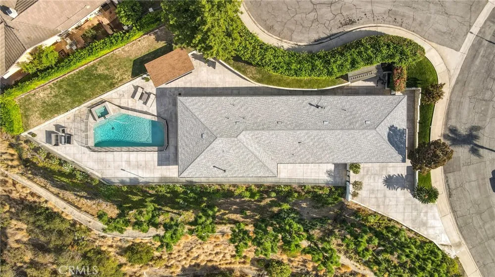 2461 Allanjay Place Glendale, CA 91208