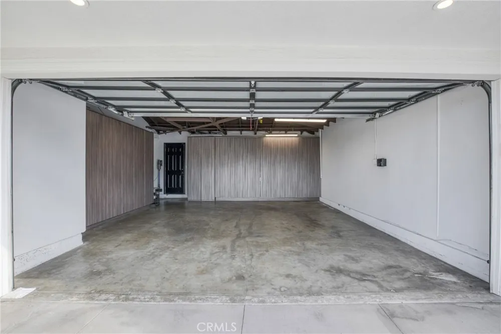 2461 Allanjay Place Glendale, CA 91208