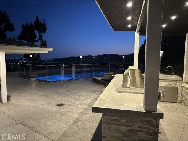 2461 Allanjay Place Glendale, CA 91208