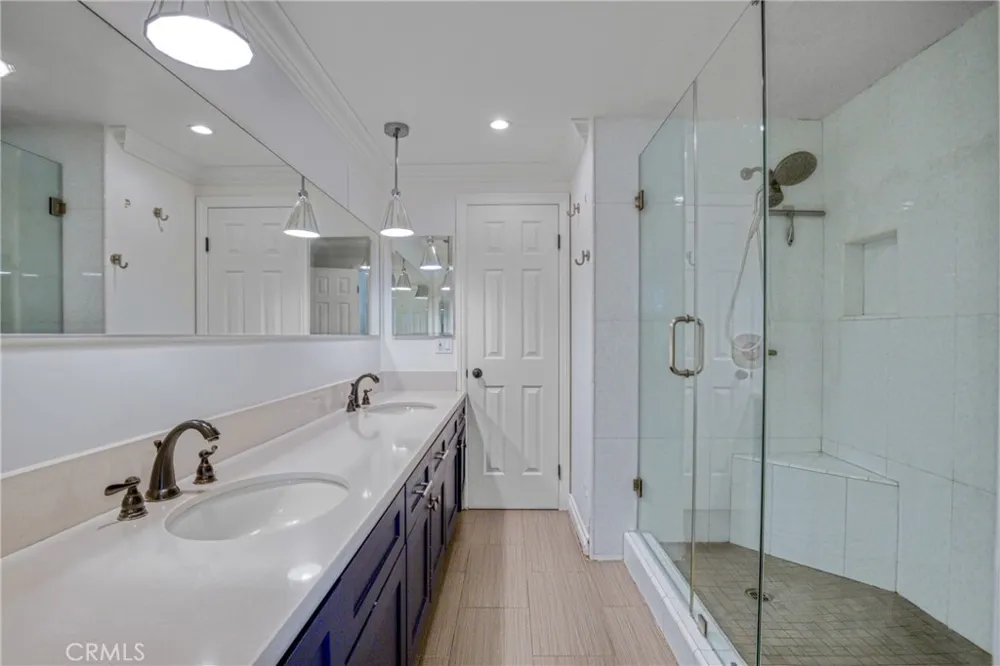 2461 Allanjay Place Glendale, CA 91208