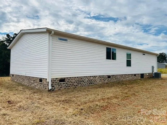 501 Eagle Mills Road Hamptonville, NC 27020