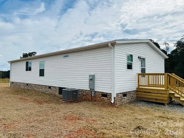 501 Eagle Mills Road Hamptonville, NC 27020