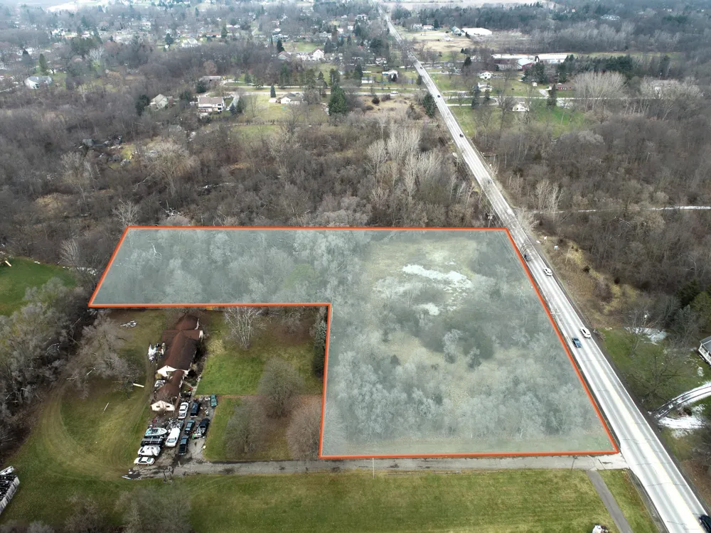 27491 Pontiac Trail Lyon Charter Township, MI 48178