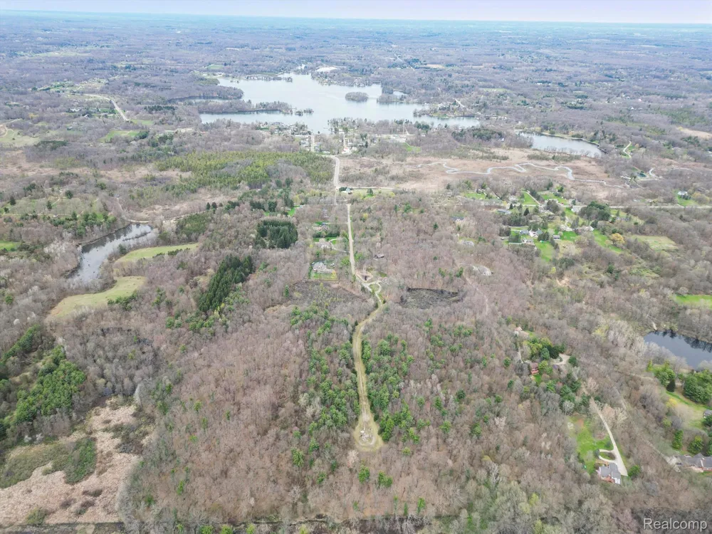 4 KNIGHTS BRIDGE ROAD Addison Township, MI 48367