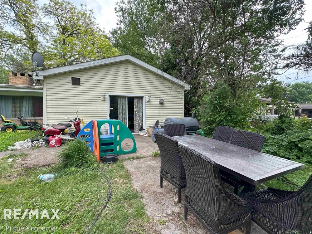 3195 Dixie Court Bridgeport Charter Township, MI 48601