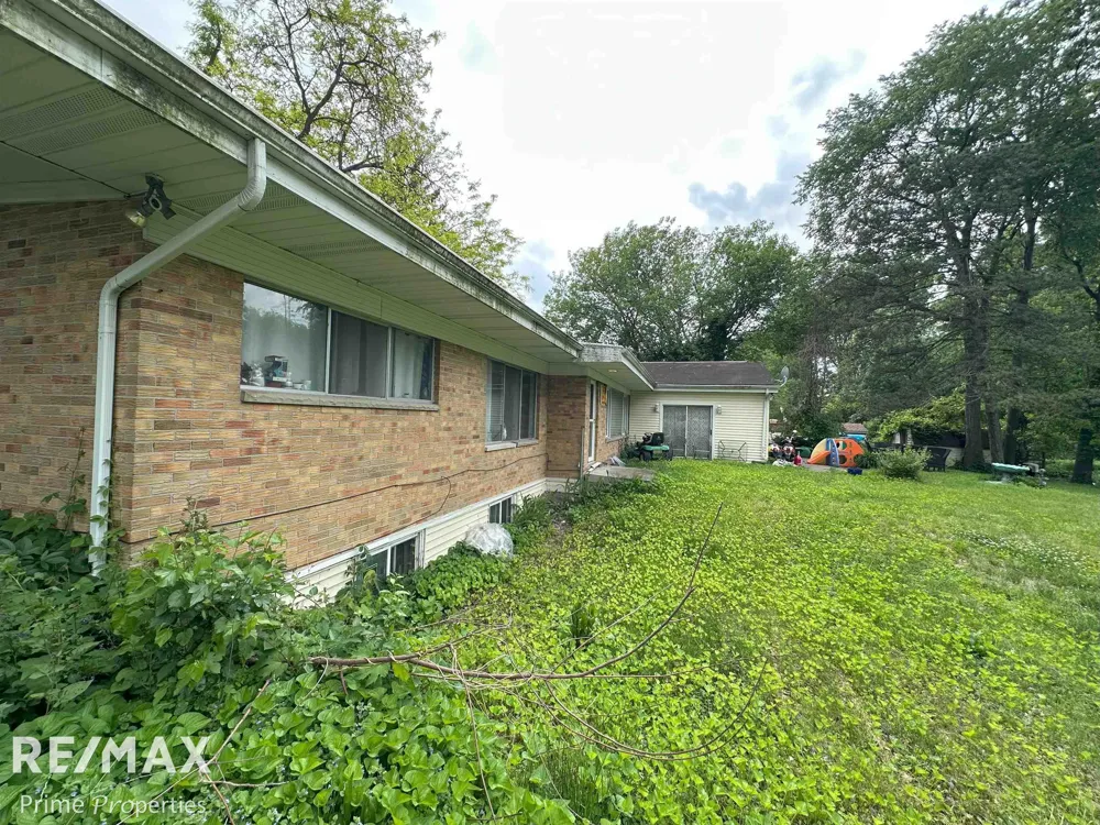 3195 Dixie Court Bridgeport Charter Township, MI 48601