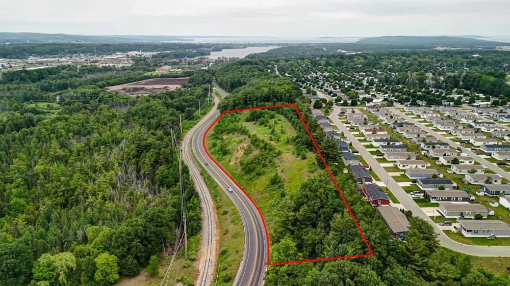 2050 Keystone Garfield Charter Township, MI 49686