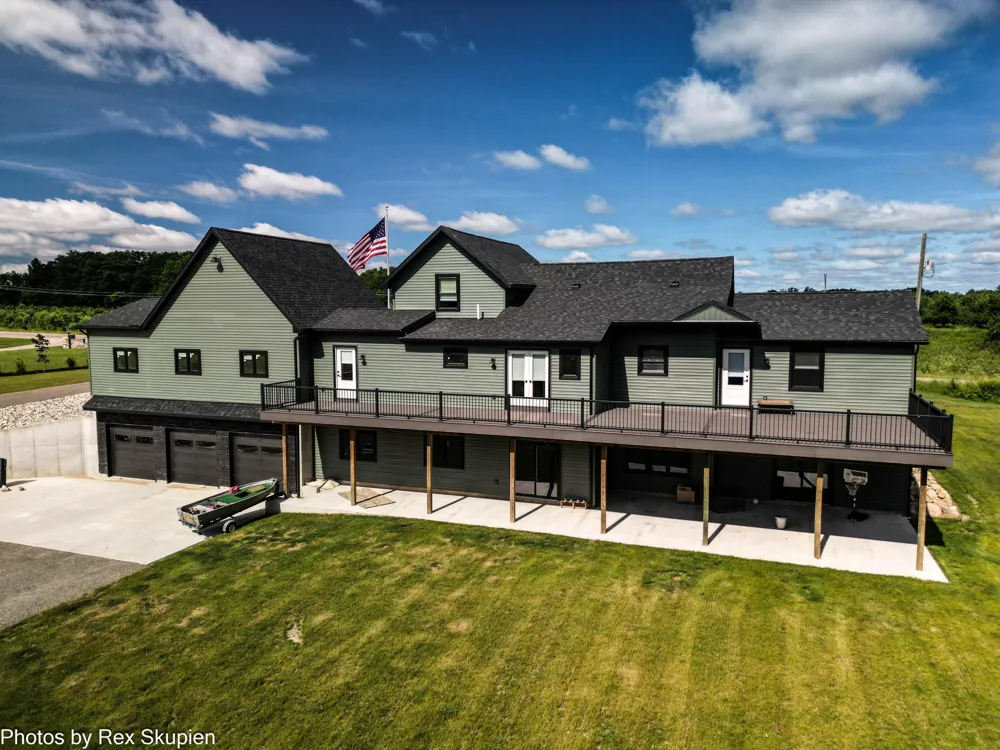 17090 Kenowa Avenue Tyrone Township, MI 49330