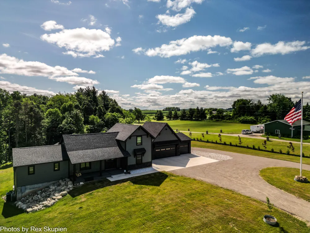 17090 Kenowa Avenue Tyrone Township, MI 49330