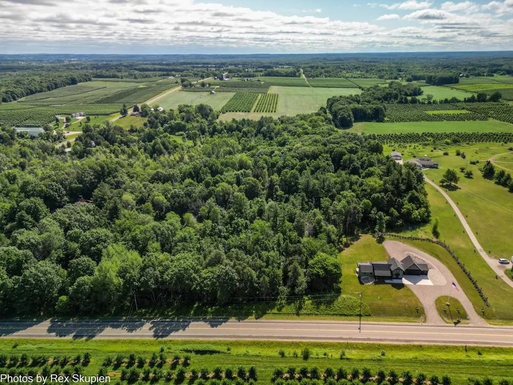 17090 Kenowa Avenue Tyrone Township, MI 49330
