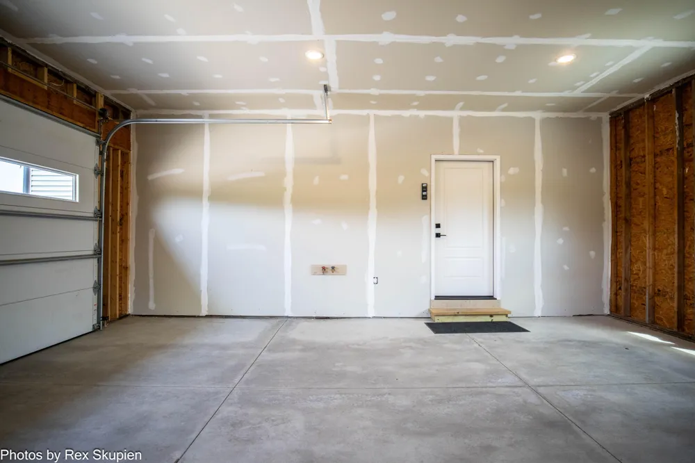 17090 Kenowa Avenue Tyrone Township, MI 49330