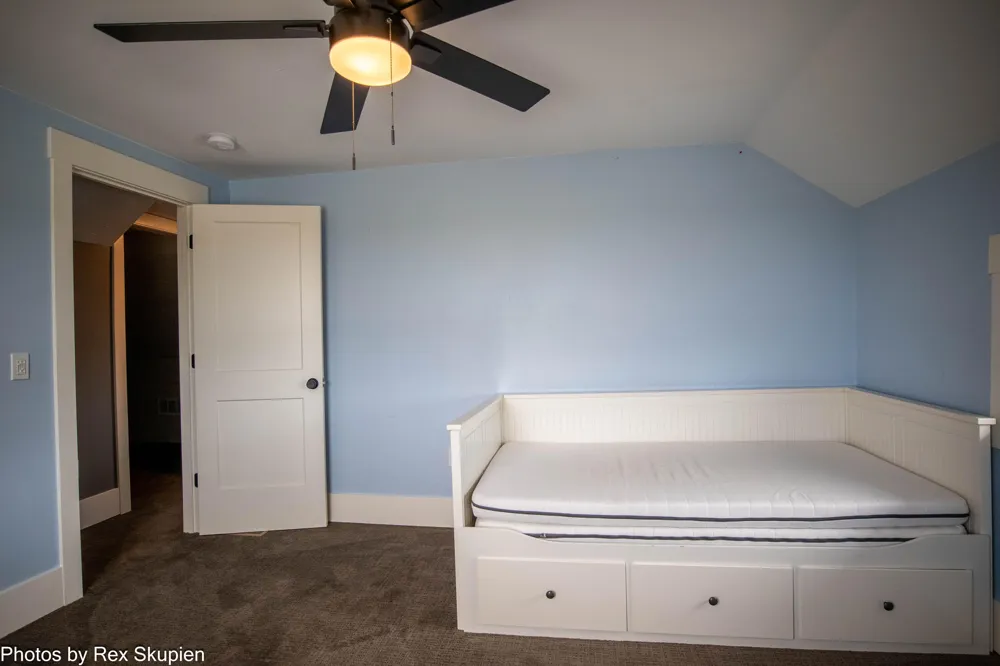 17090 Kenowa Avenue Tyrone Township, MI 49330
