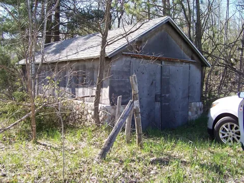 2720 Sawyer Road