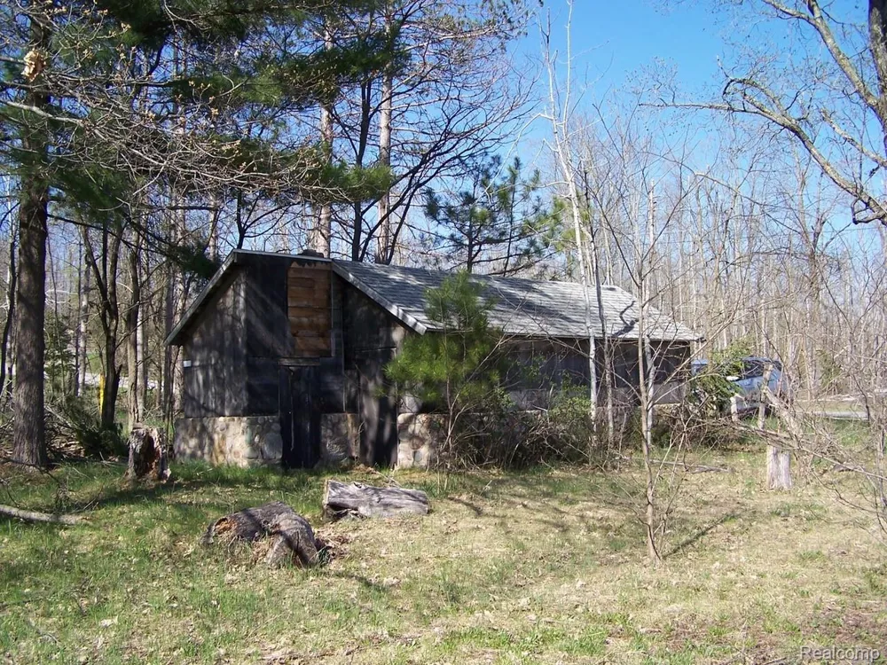 2720 Sawyer Road Dover Township, MI 49735