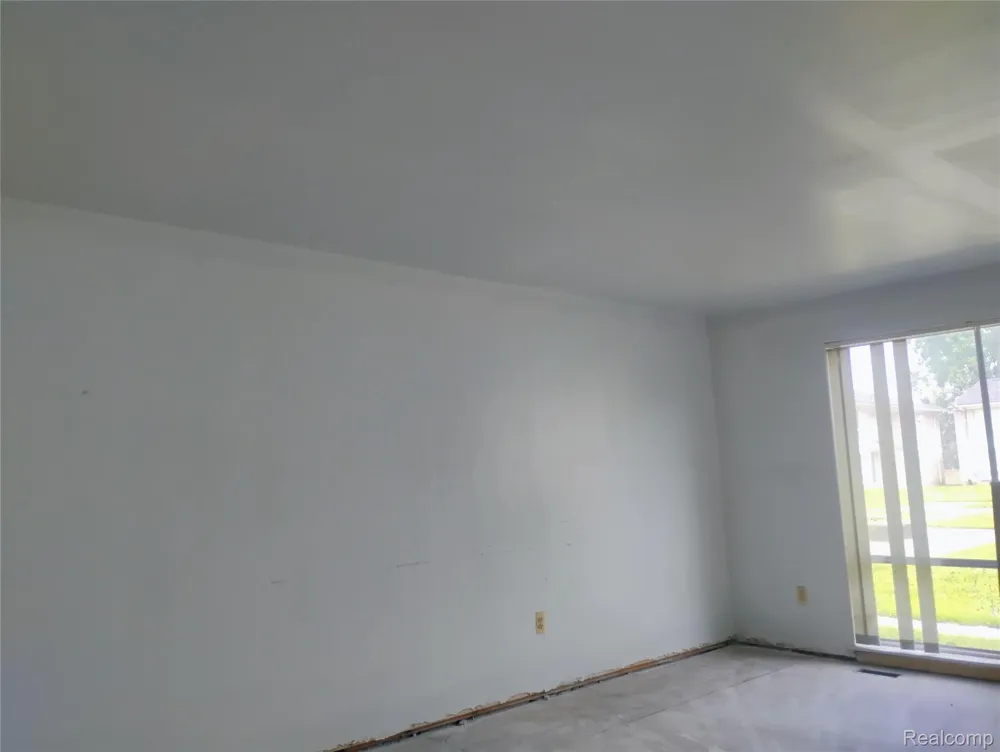 22100 Dante Street Oak Park City, MI 48237